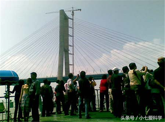 5b520002c5cf31a02e30