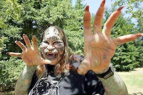 5e7b000261af5964f371