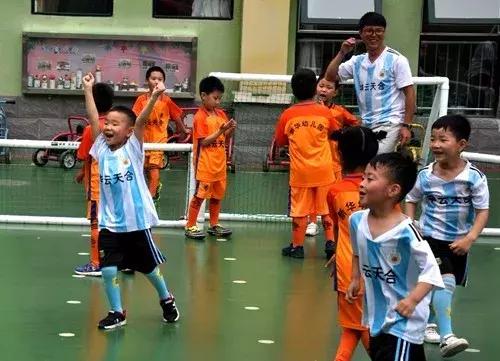 洛阳国际幼儿园：快乐足球、快乐“国际”足球赛-7.jpg