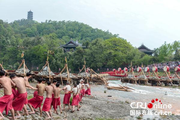 都江堰放水节开幕 再现古法放水 展精华灌区文化风貌-2.jpg