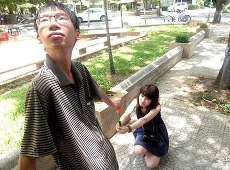 夫妻搞笑段子：你肚子里有赠品吗？-1.jpg