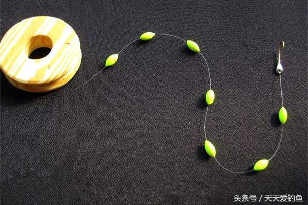 春季钓鲫鱼最有效的垂钓方法，钓鱼老大爷详解朝天钩的技巧要点-3.jpg