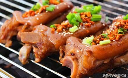 张晓美食：“秘制”烤猪脚酱料！-1.jpg