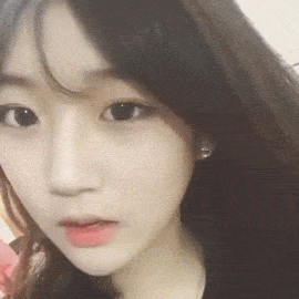 搞笑GIF：美女也是会搞笑的-1.jpg