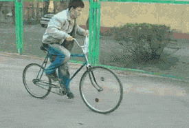 搞笑GIF:没想到领导说了一句让我感动到现在的话-4.jpg