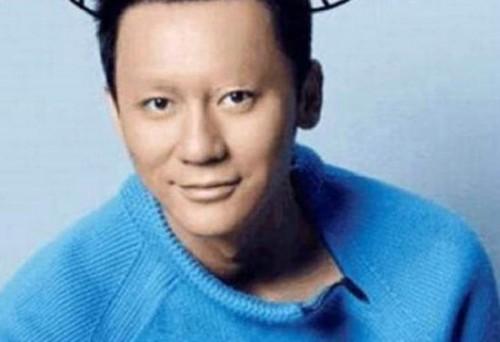 明星被P掉眉毛什么样？吴亦凡眼睛变小，他几乎没变-1.jpg