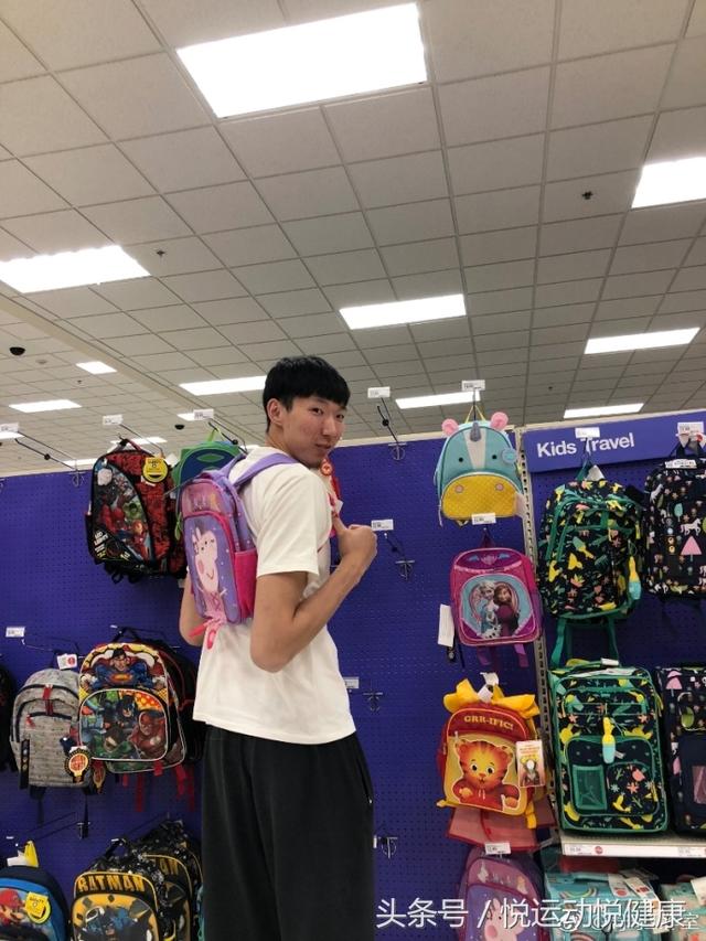 周琦在美国NBA打球的日常生活-8.jpg