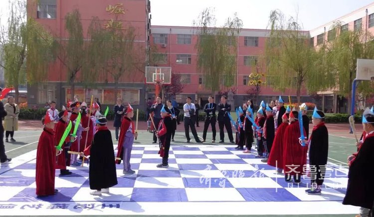 聊城：国际象棋特级大师进校园-3.jpg