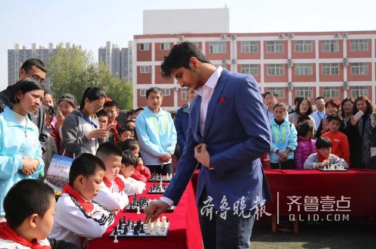 聊城：国际象棋特级大师进校园-9.jpg