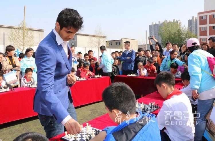 聊城：国际象棋特级大师进校园-10.jpg