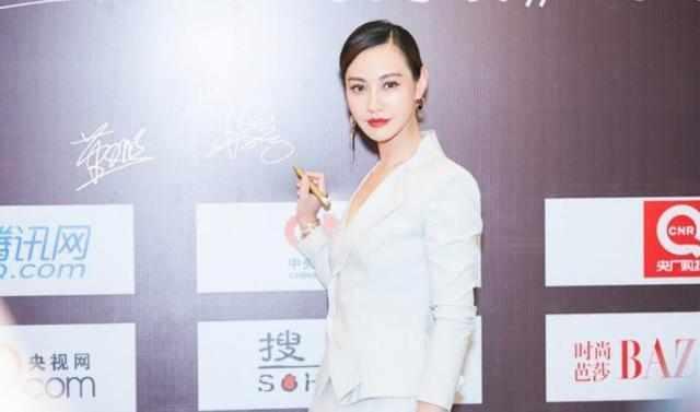 当红明星杨颖遭吐槽：照着杨雪整的，一个空有美貌，一个颜值在线-3.jpg