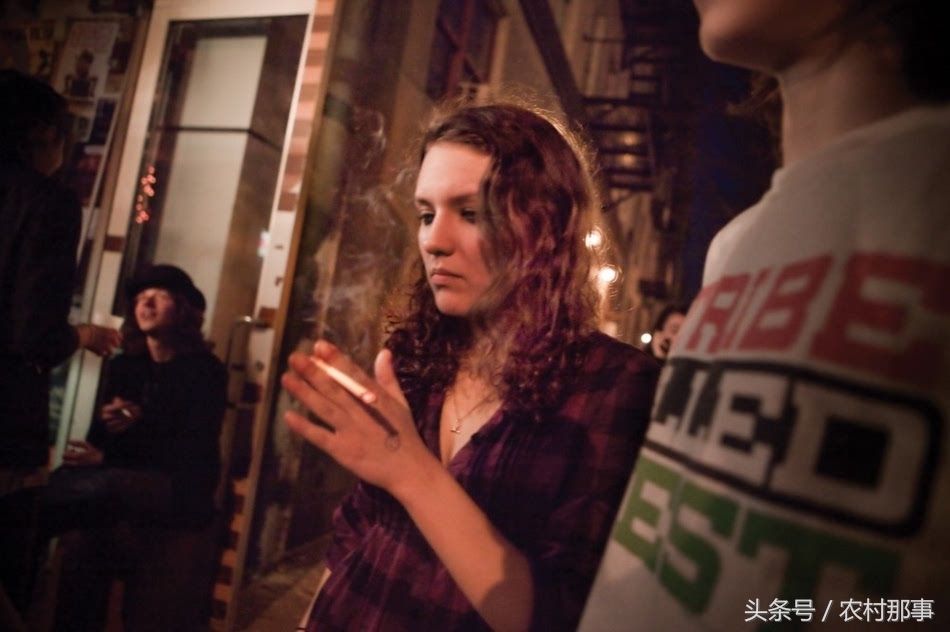 美国青春期女孩的私下生活-6.jpg
