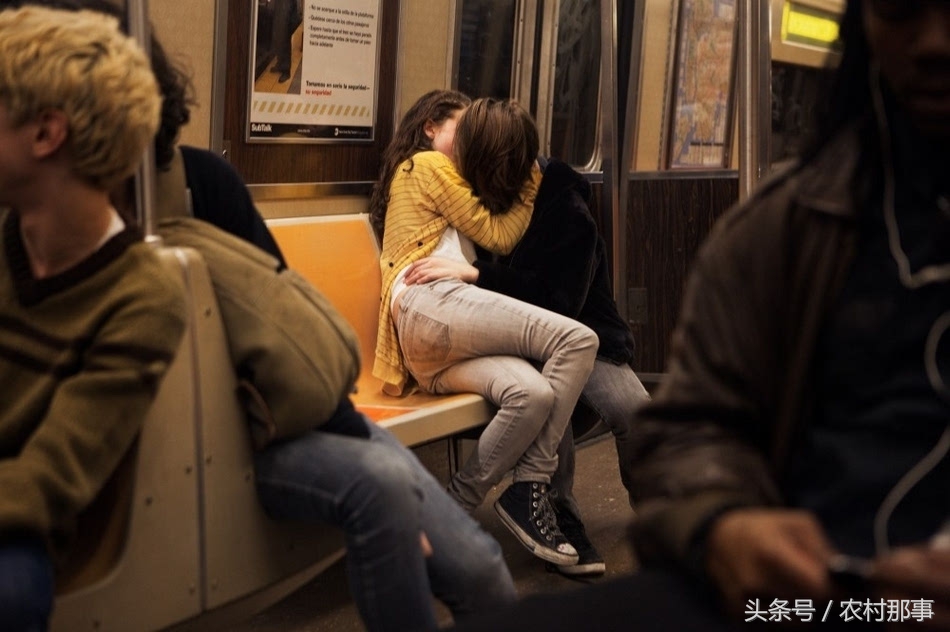 美国青春期女孩的私下生活-10.jpg