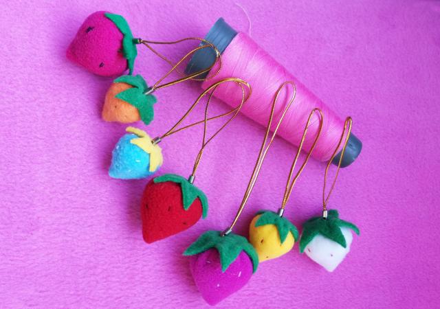 亲子手工，带孩子用零碎布头做个布艺草莓小挂件，体验DIY的乐趣-2.jpg