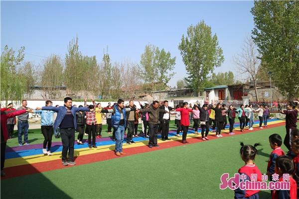 西里镇中心幼儿园亲子春运会促进健康快乐成长-1.jpg