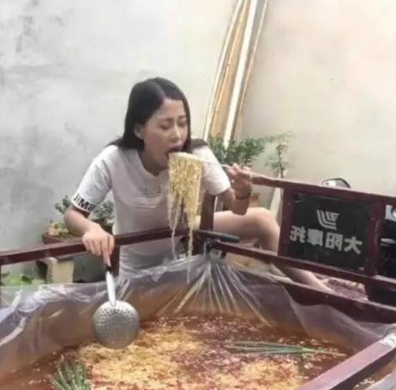 搞笑笑话：不好好吃饭以后就娶不着漂亮媳妇-1.jpg