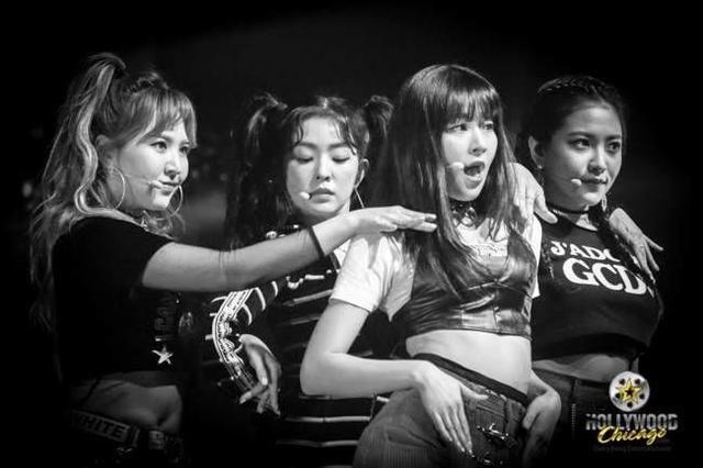 「Red Velvet」「新闻」180502 RV拉响心动预警 芝加哥见面会舞台照出新-7.jpg