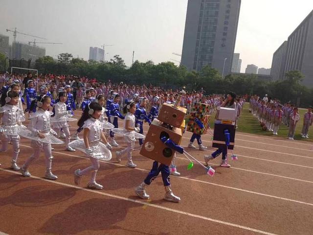 杭州这所学校亲子运动会 温馨满满创意十足-1.jpg