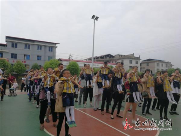 黄阳司镇中心幼儿园开展第一届亲子运动会-1.jpg