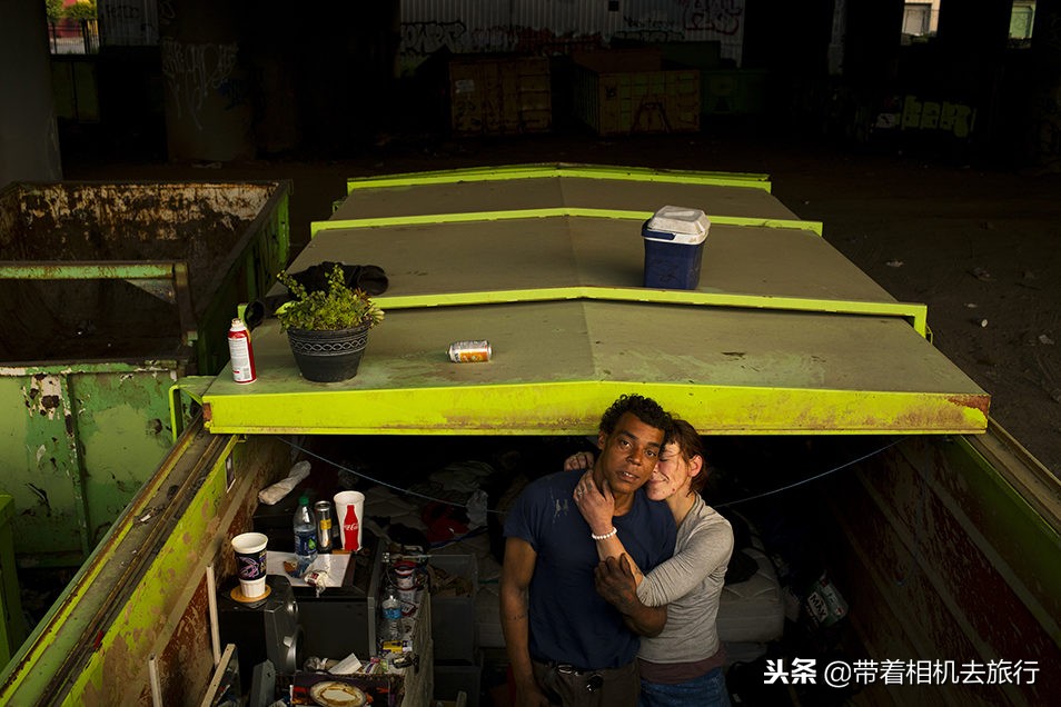 美国无家可归者的“帐篷生活”-1.jpg
